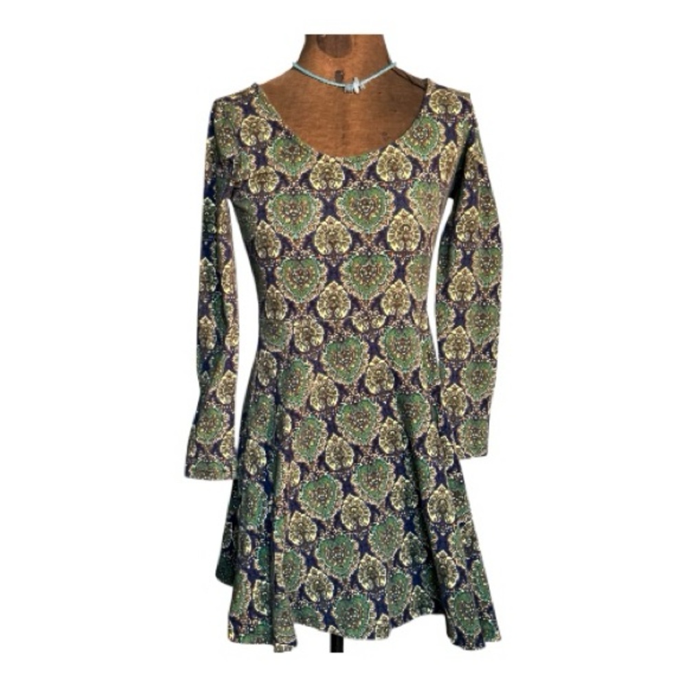 Forever 21 Green and Blue Patterned Long Sleeve Dress